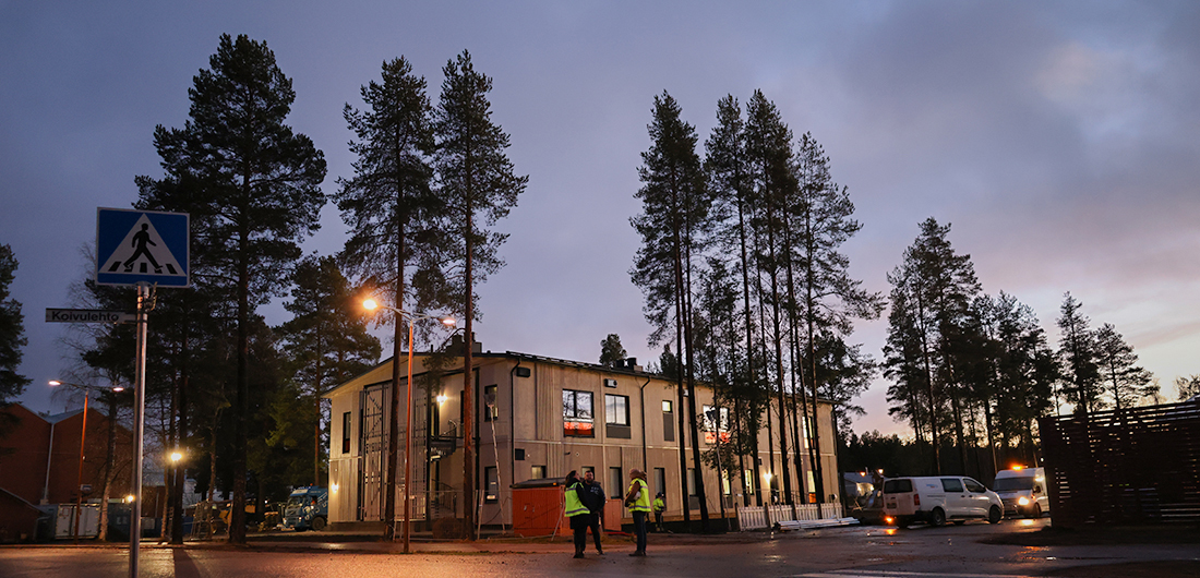 Tupoksen koulun uusi moduulirakennus ulkoa