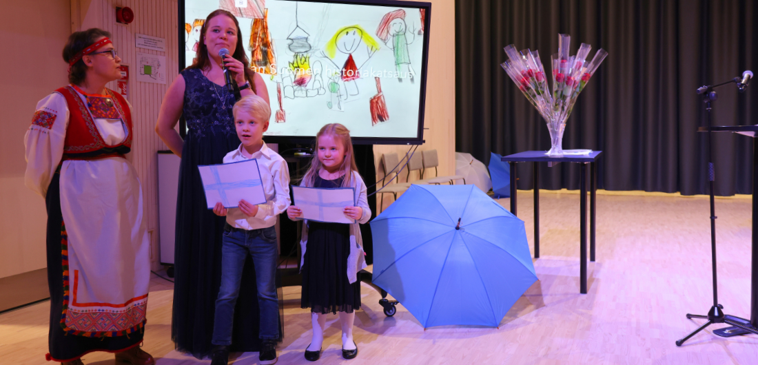 Ojanperän esiopetuksen valmistaman videon toi juhlaan kahden varhaiskasvattajan ja kahden lapsen muodostama ryhmä.