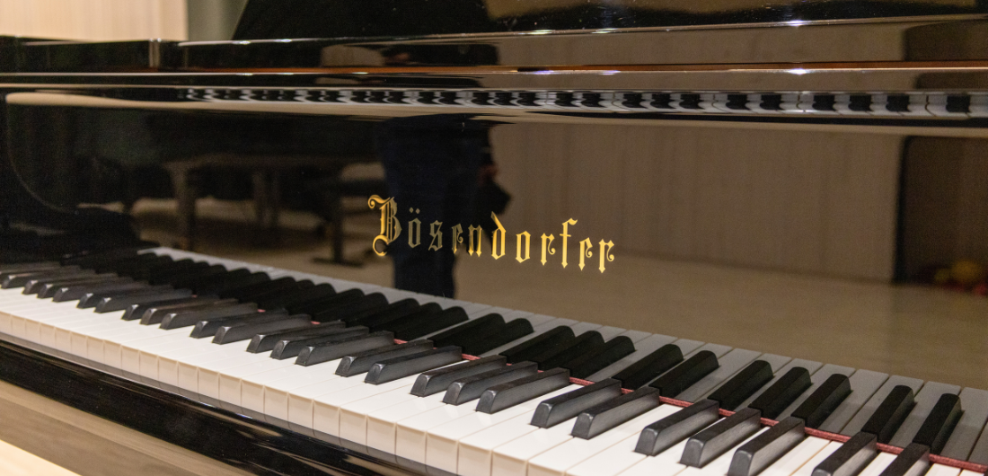 Bösendorfer-merkkisen flyygelin koskettimet.