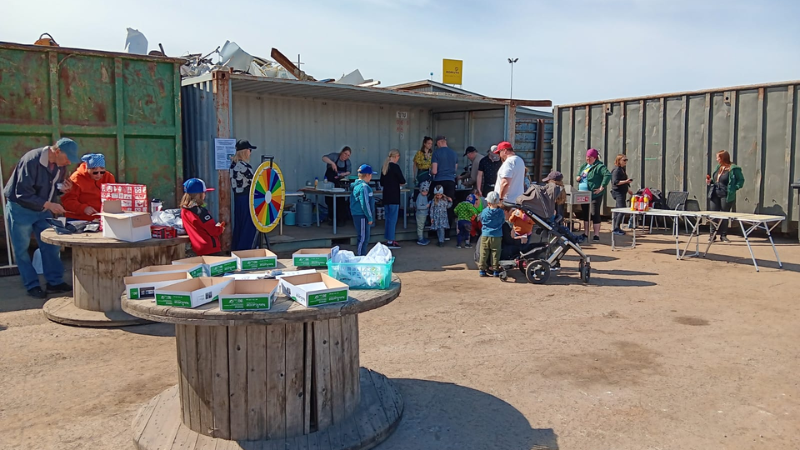 Ekoparkin kierrätystapahtumassa oli mahdollisuus pelata kierrätyspeliä ja pyörittää onnenpyörää.