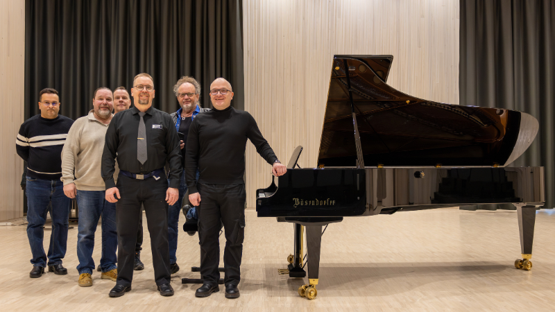 Heikki Sarvela -salin uusi flyygeli