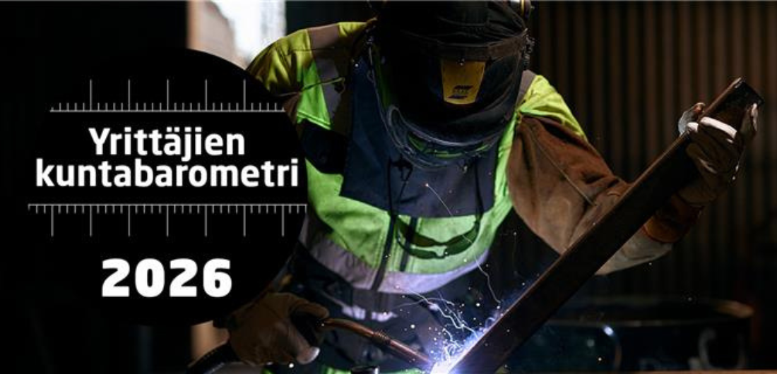 Henkilö hitsaa hitsauskypärä päässään. Lisäksi teksti "Yrittäjien kuntabarometri 2026"