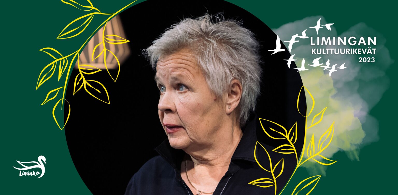 Ulla Tapaninen esiintyy Limingassa huhtikuussa 2023.
