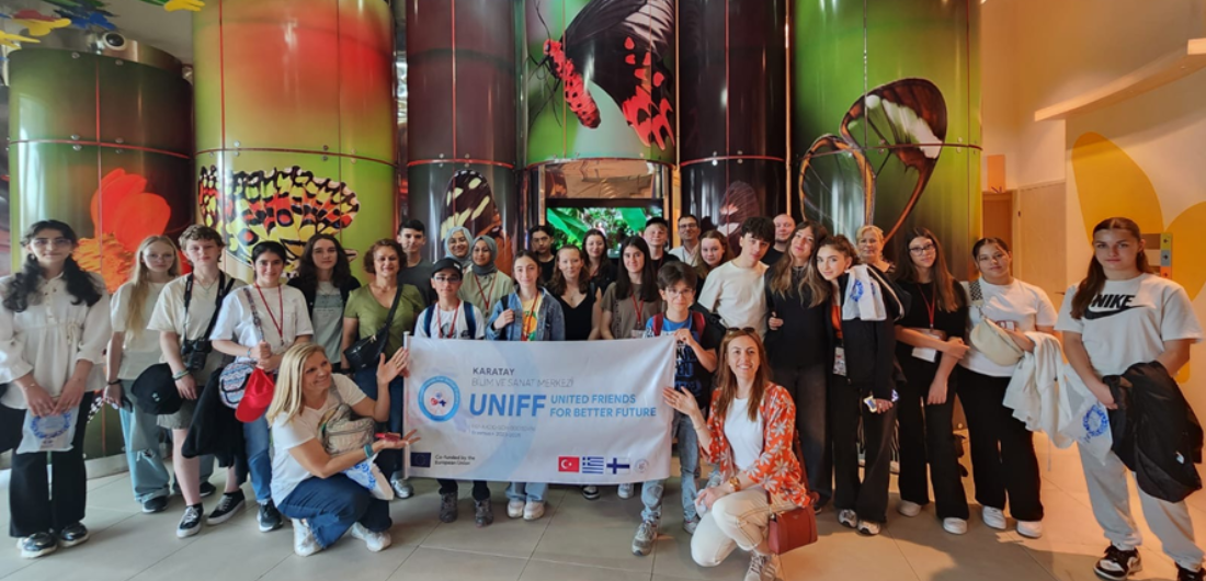 Liminganlahden kouluryhmä vierailulla Turkin Konyassa.