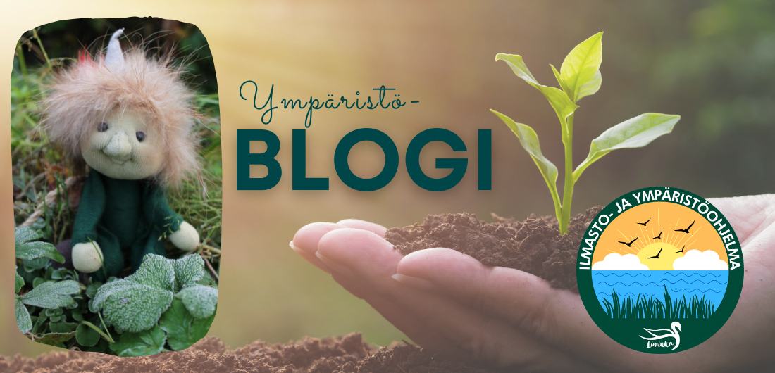 Ympäristöblogin artikkelikuvassa esiintyy Metsämörri-peikkolelu.