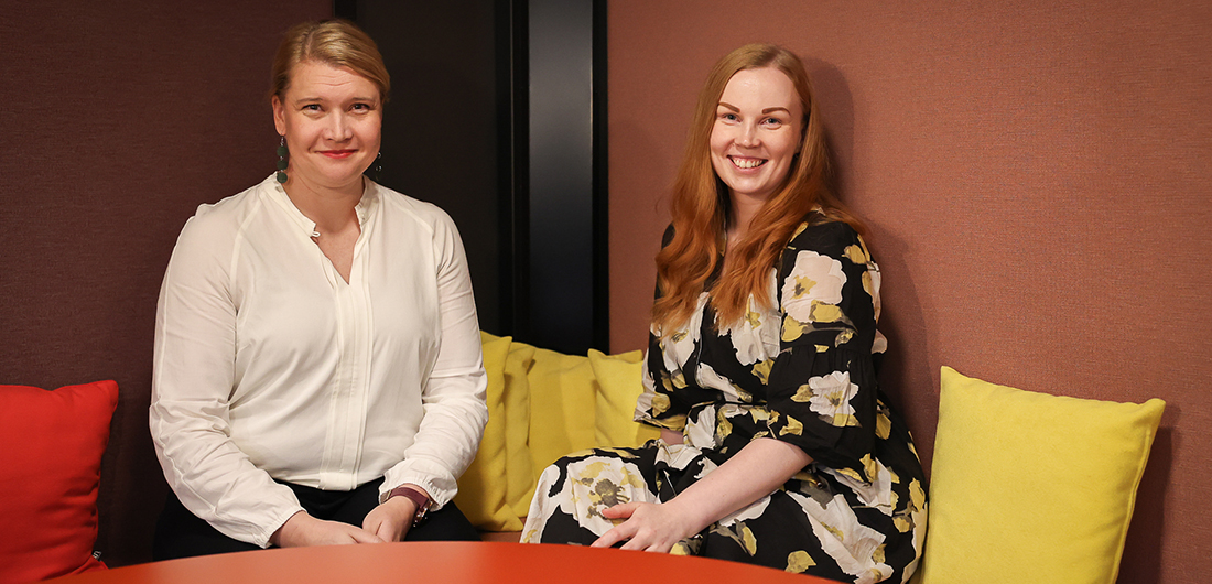 Oulun työllisyyspalveluiden päällikkö Mari Rautiainen ja TE2024-uudistuksen projektipäällikkönä Oulussa työskentelevä Piia Holappa.