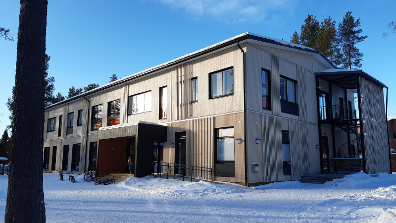 Tupoksen kirjasto talvisena päivänä.