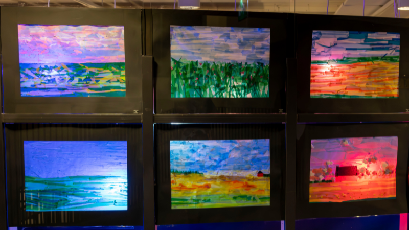 Tupoksen koulun oppilaiden valotaideteos