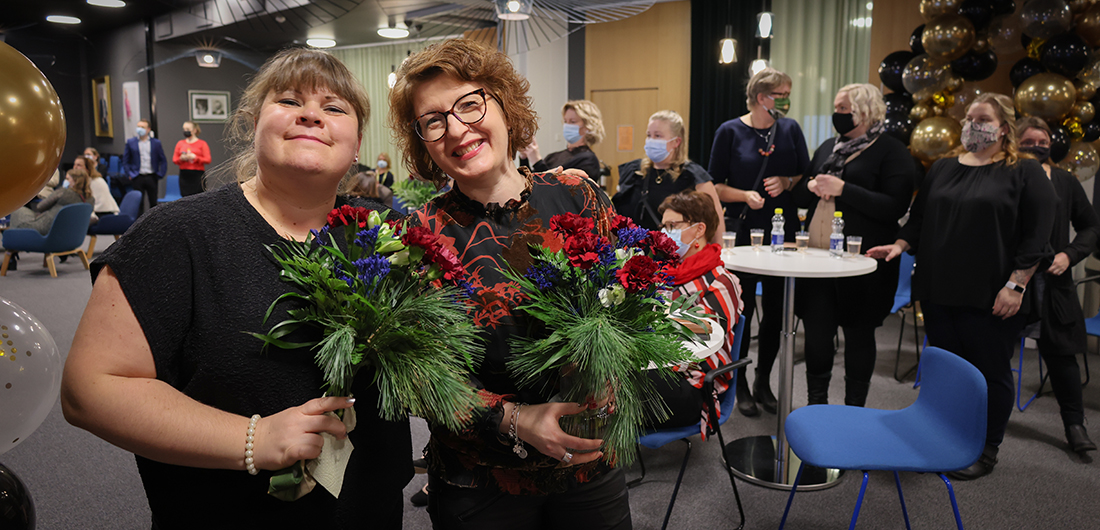 Tanja Koski ja Sanna Falin palkittuina.