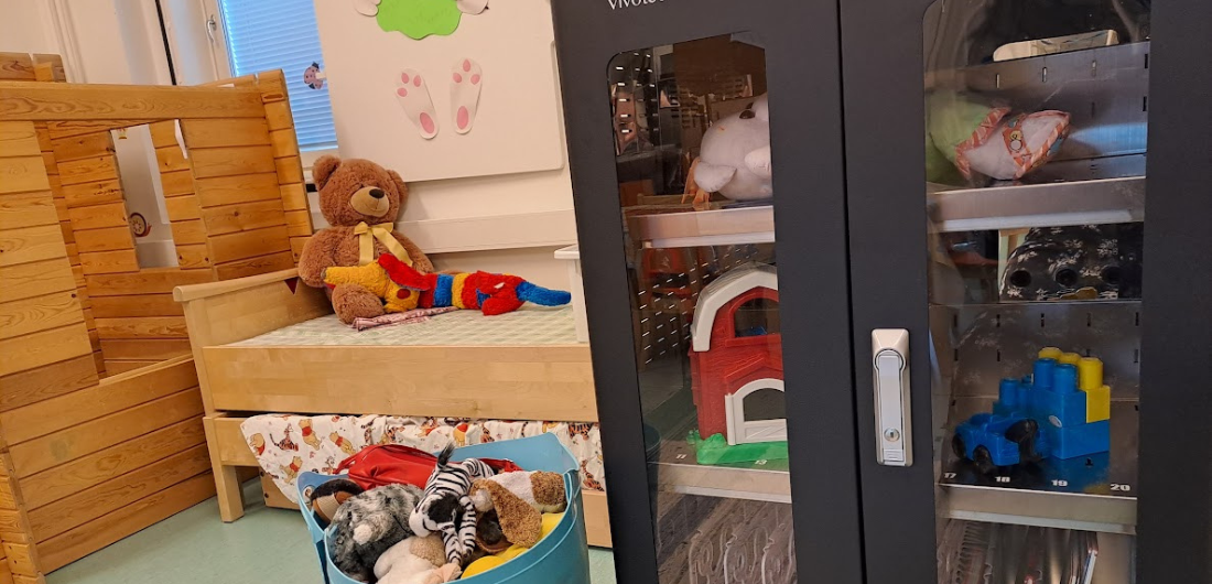 Päiväkodin desinfiointikaappi.