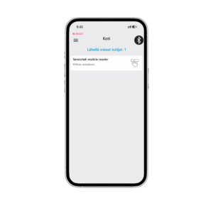 Puhelimen näytöllä näkyy sovellus, joka näyttää lähellä olevan lukijan nimeltä Senioritek mobile reader.