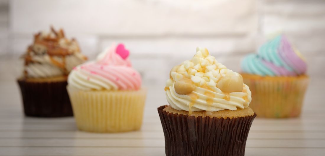 Muffinsit pöydällä tajoiluvalmiina.