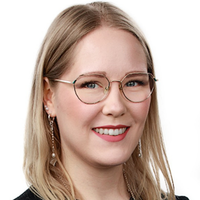 Kasvokuva Emma Päkkilästä.