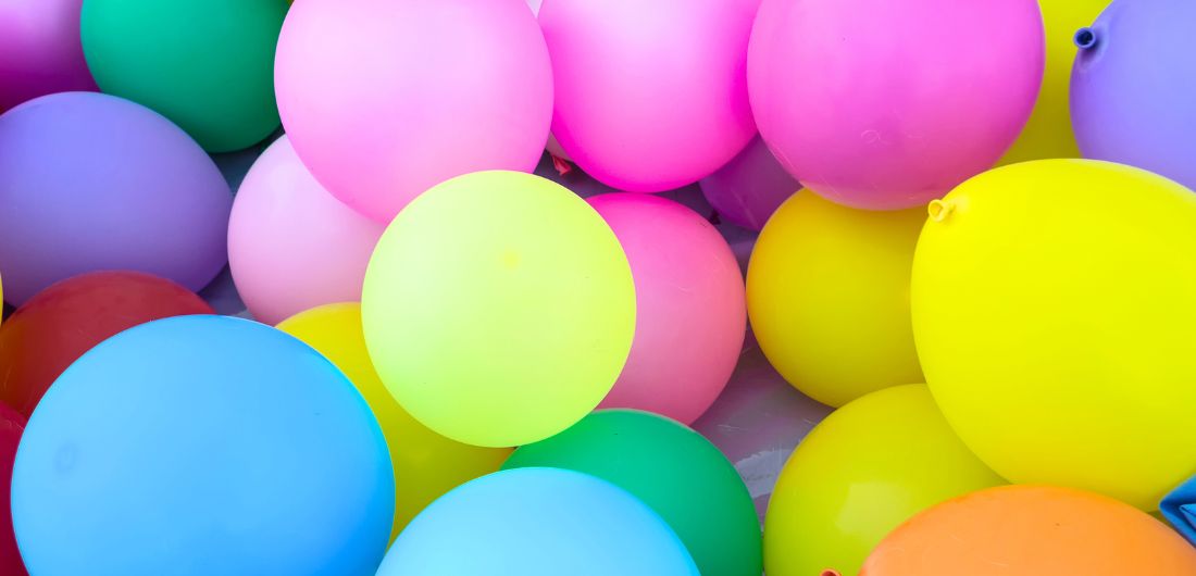 Värikkäitä ilmapalloja.
